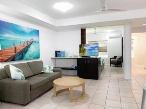 REEF RETREAT APARTMENTS PALM COVE Unit 12